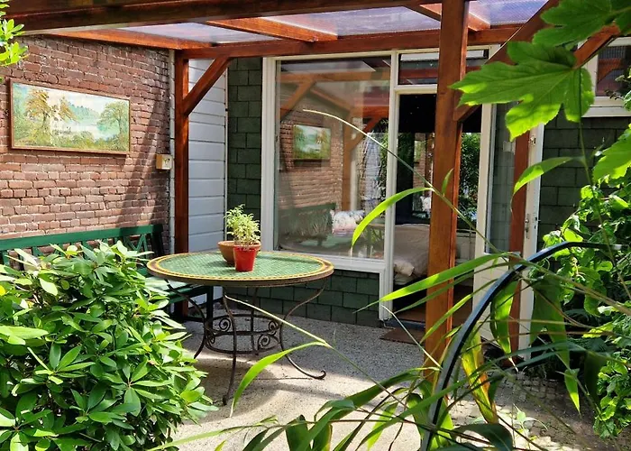 Courtyard House Near Center And Beach