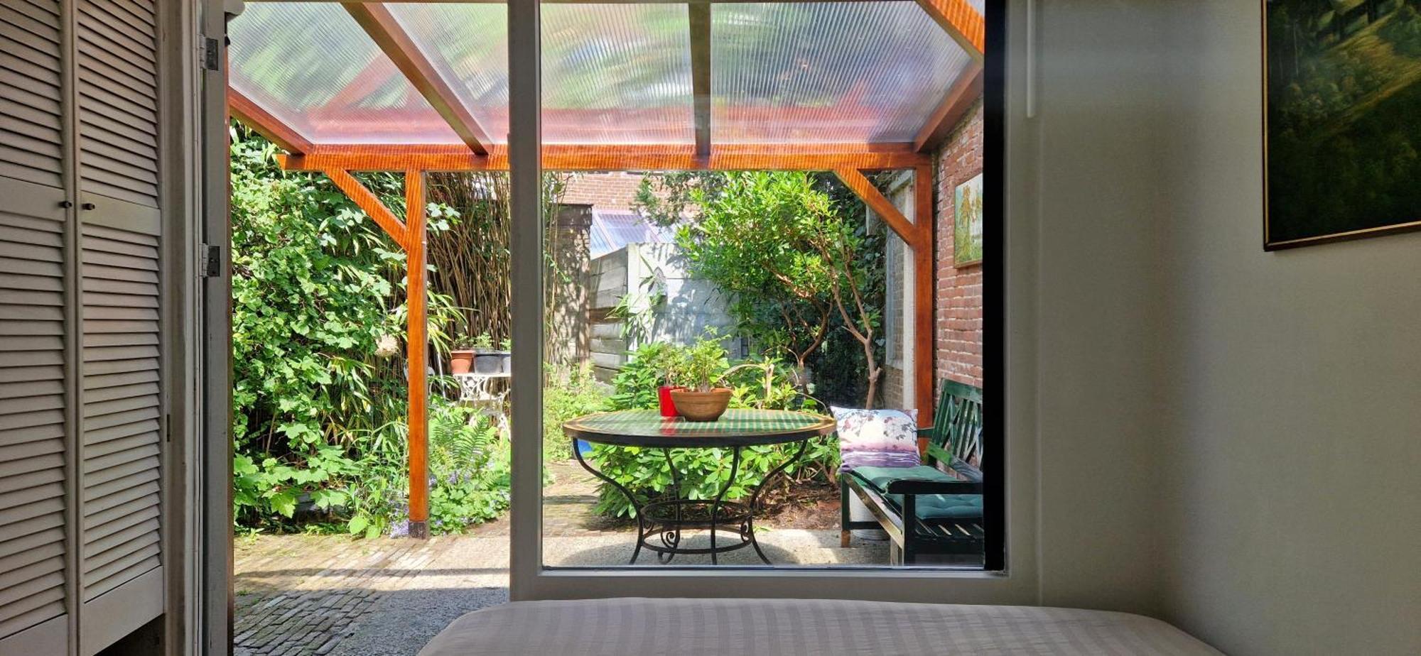 Appartement Courtyard House Near Center And