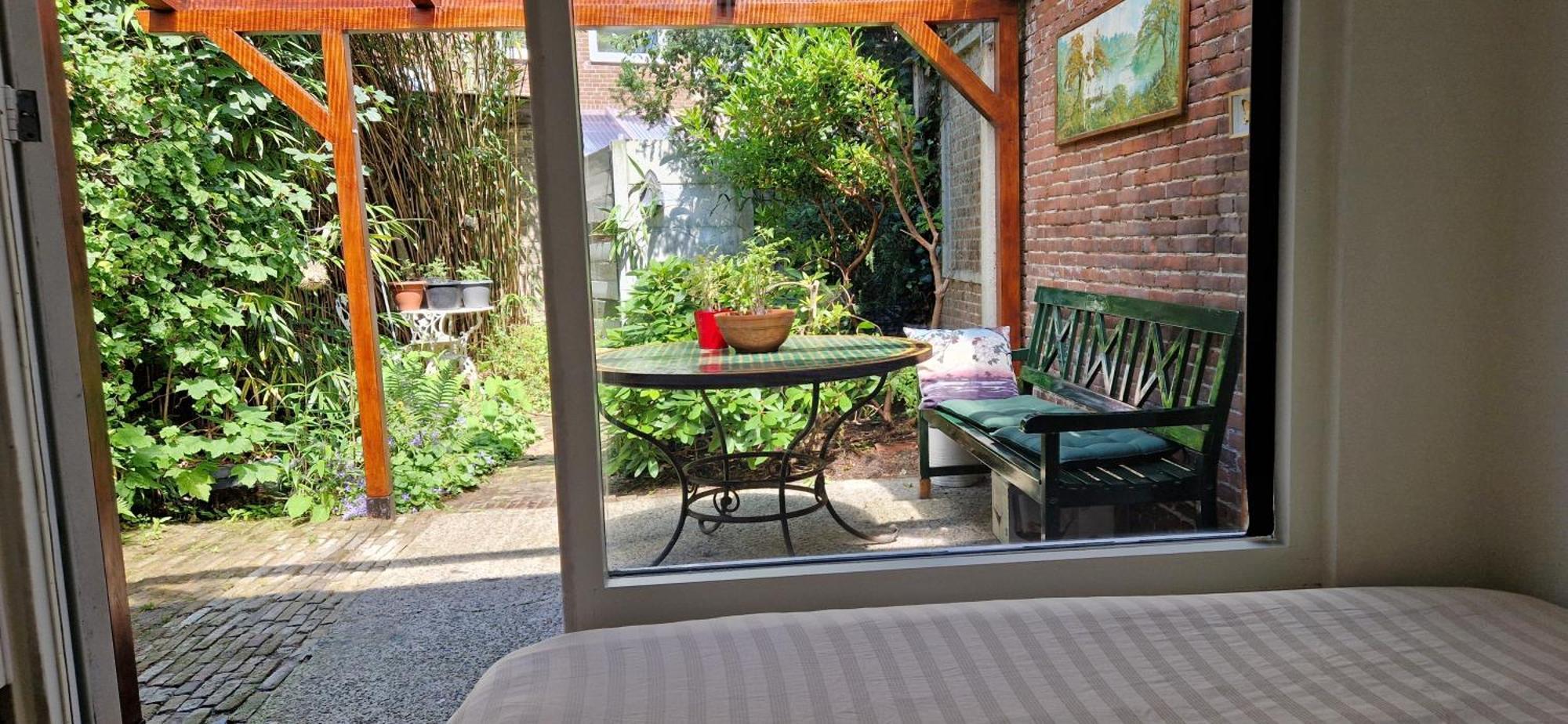 Appartement Courtyard House Near Center And