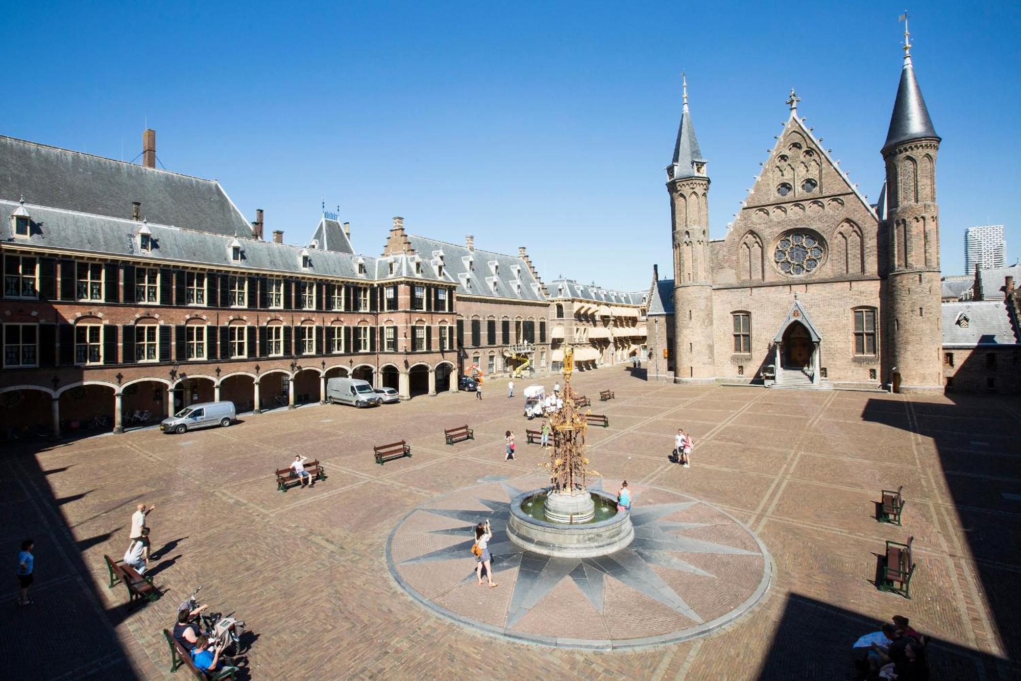Appartement Courtyard House Near Center And *